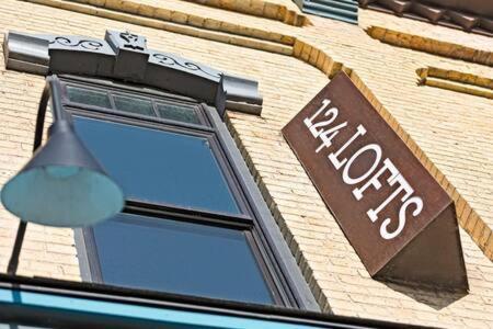 Hip Urban Loft - Small Town Charm -124 Lofts #3 West Dundee Екстериор снимка
