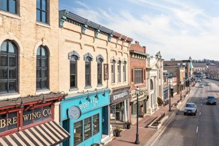 Hip Urban Loft - Small Town Charm -124 Lofts #3 West Dundee Екстериор снимка