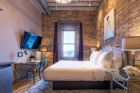 Hip Urban Loft - Small Town Charm -124 Lofts #3 West Dundee Екстериор снимка